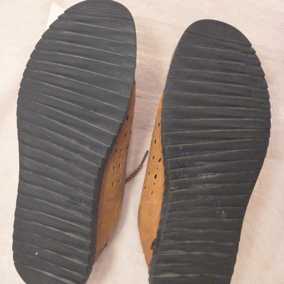 Sandals Men 9.5 Exclusive Moccasins Loafers Comfort Soft Perforated - Picture 8 of 8